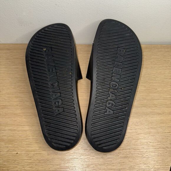 Balenciaga Pool Slides Sandals Men’s Size 8 US / 41 EU Black Rubber Logo main image 3